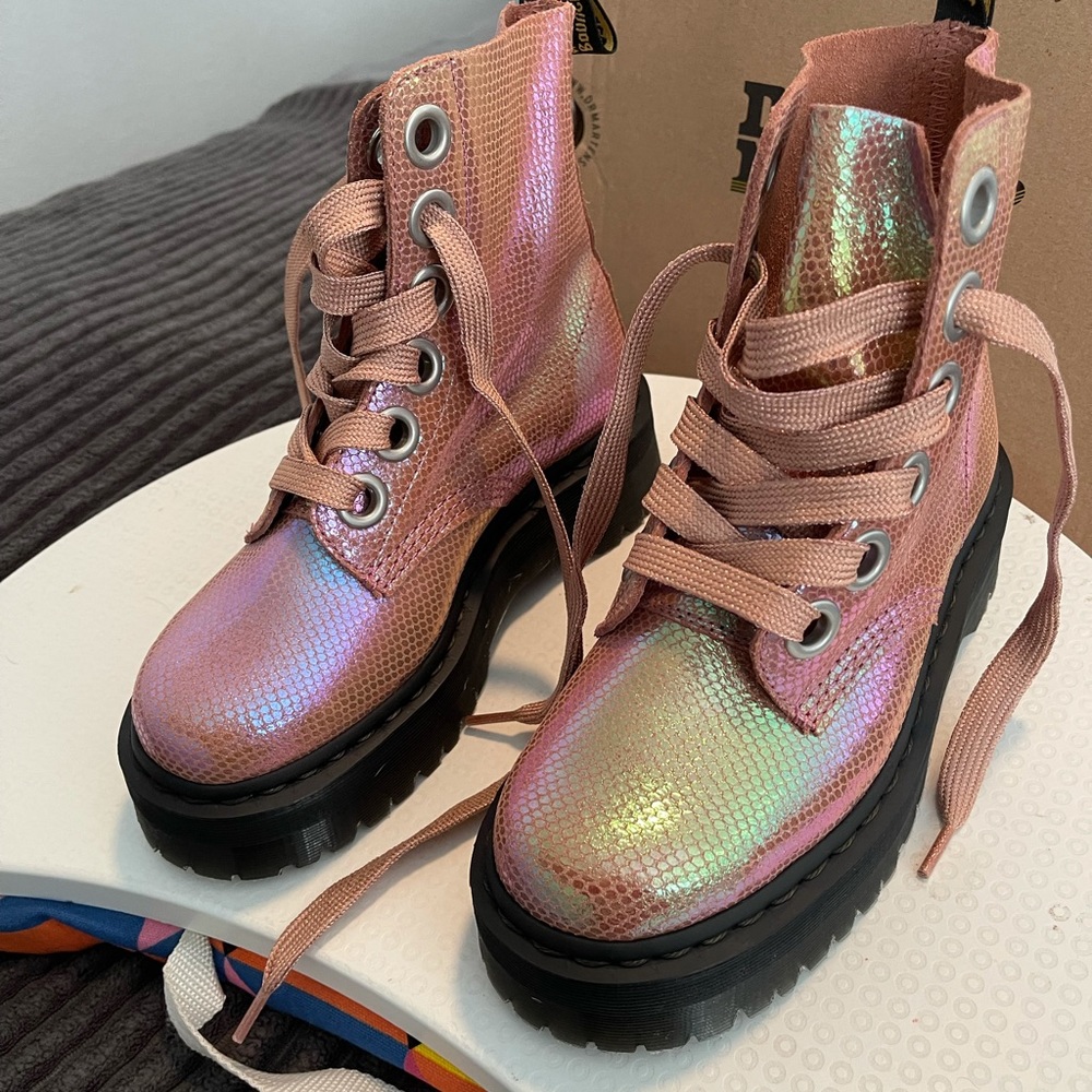 Platform iridescent Dr. Martens